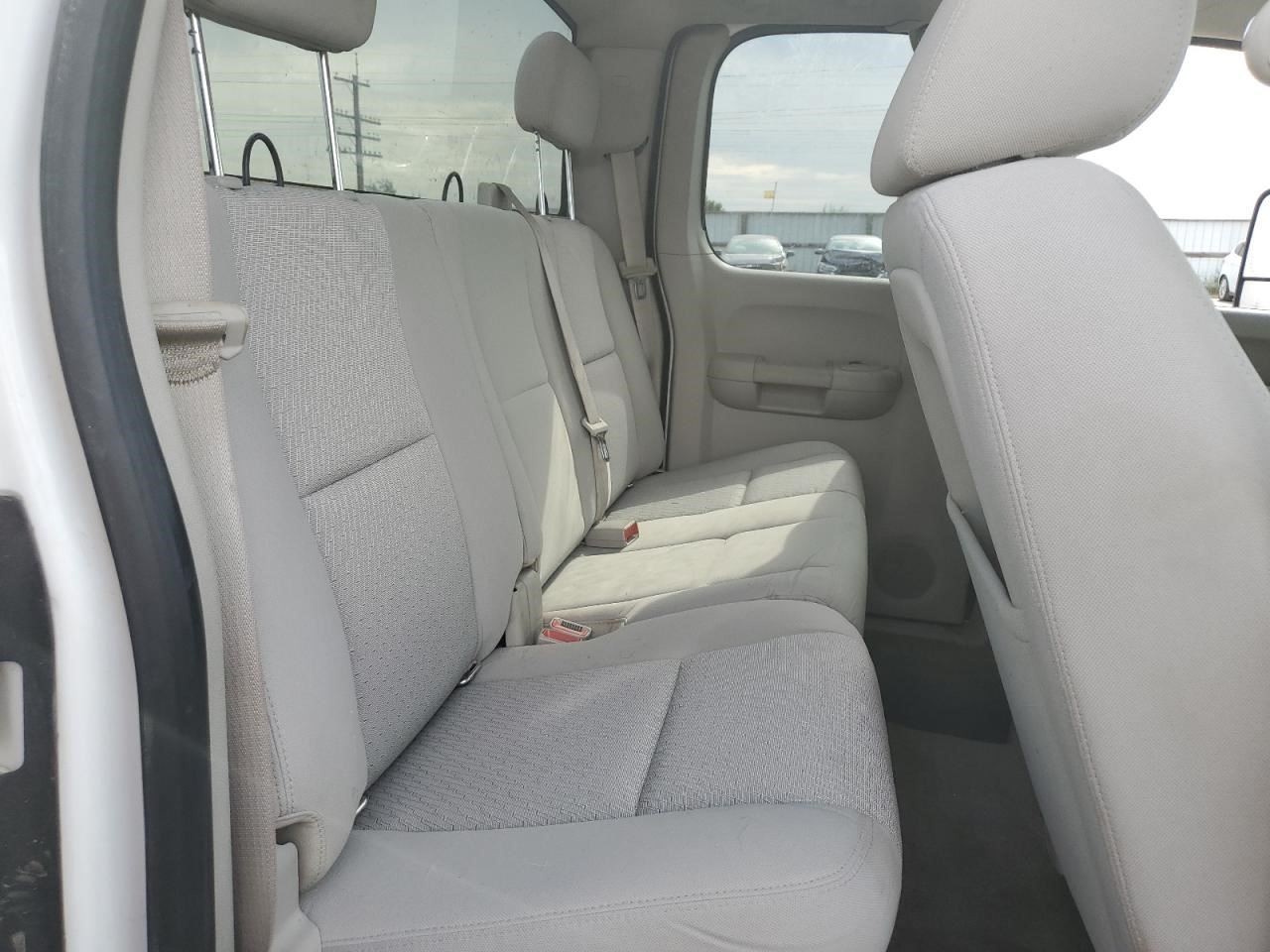 Audio Equipment Radio AM-FM-CD-MP3-USB Fits 11-21 EXPRESS 2500 VAN 2278505