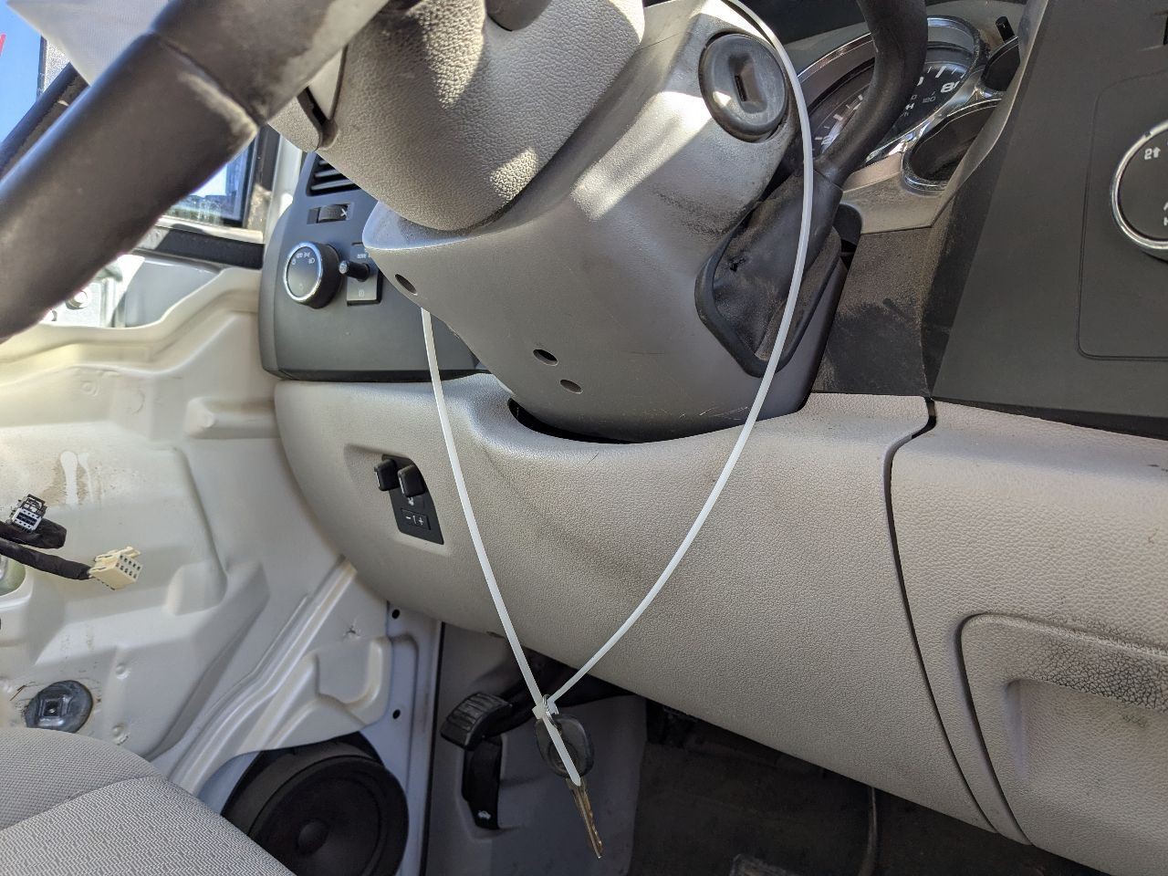 Audio Equipment Radio AM-FM-CD-MP3-USB Fits 11-21 EXPRESS 2500 VAN 2278505