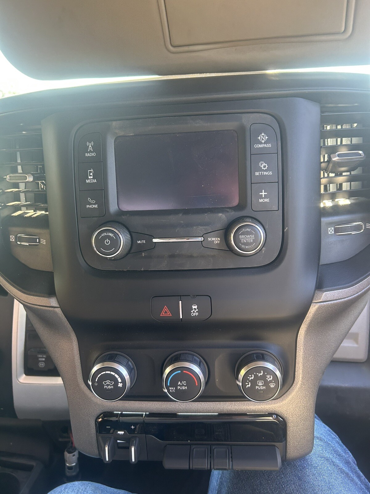 2019-2023 RAM 1500 5″ UCONNECT 4 OEM RADIO W/ CONTROL PANEL & RECEIVER