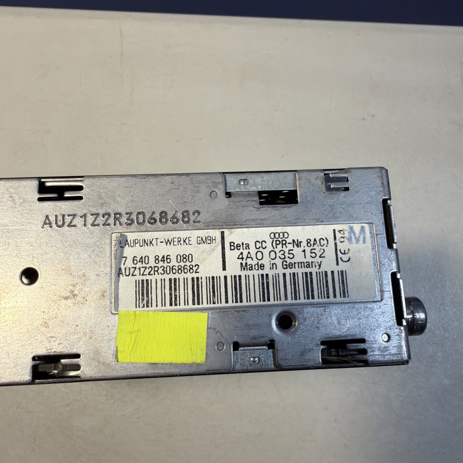 AUDI beta CC Compact Radio Cassette Module 8640846080 4a0035152 -not tested code