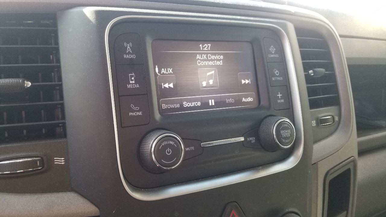 21 DODGE RAM 1500 CLASSIC STYLE RADIO AUDIO DISPLAY AND RECEIVER 68490431AB