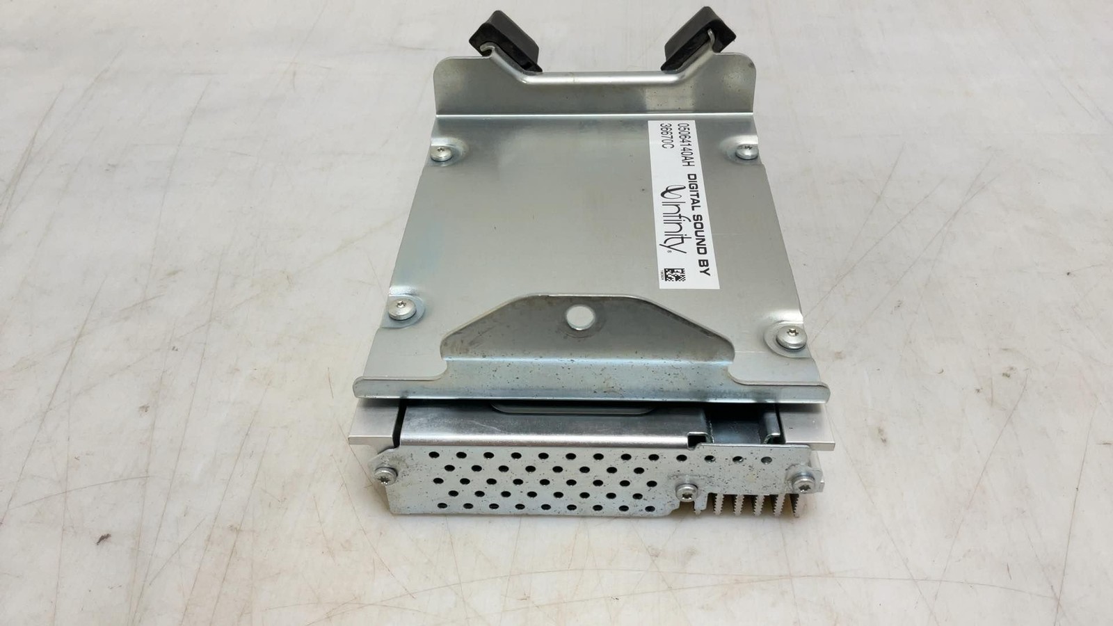 Jeep Wrangler JK OEM Infinity Premium Amp Amplifier 05064140AG 2007-2010 175946