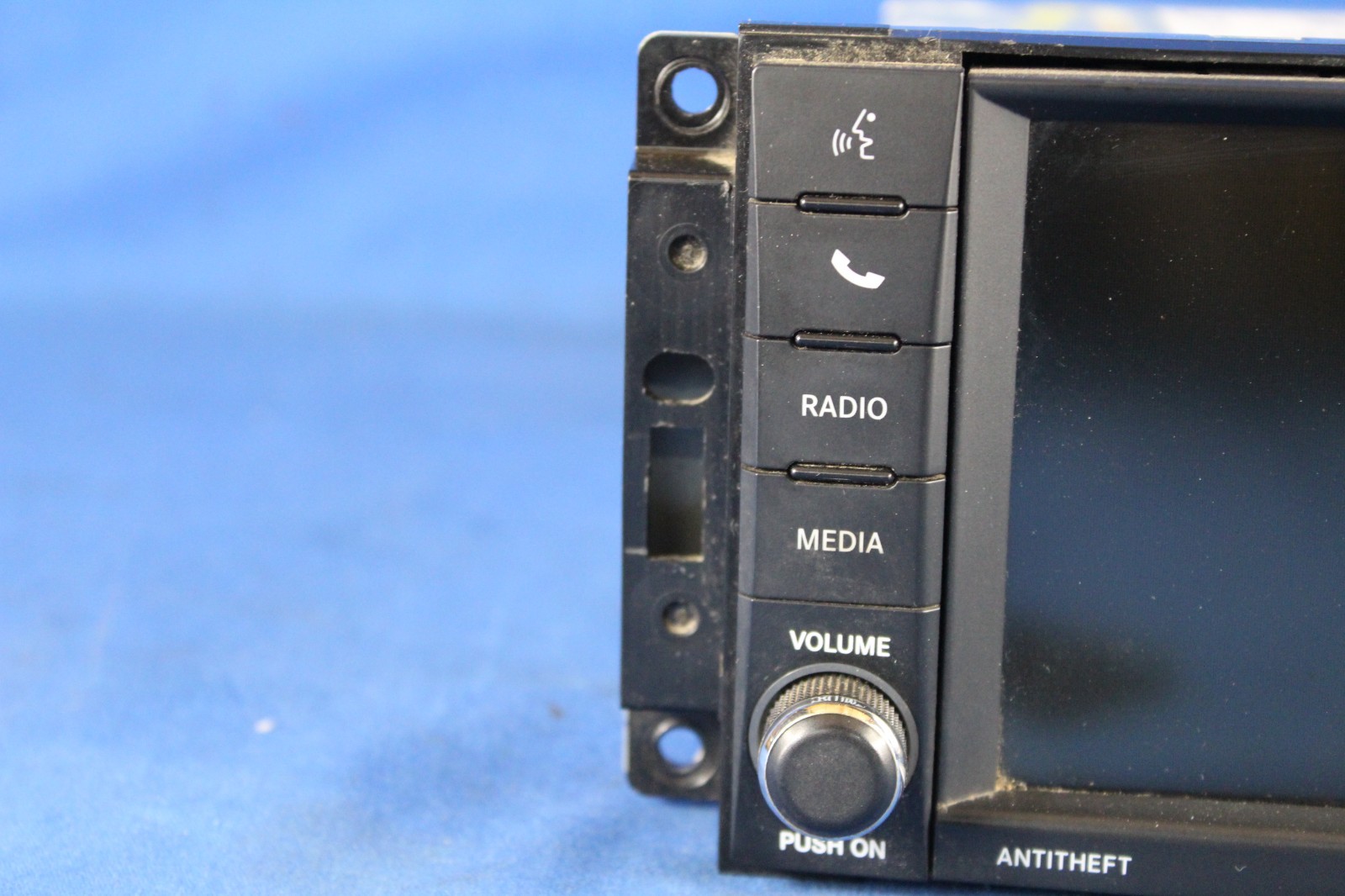 2016 Chrysler Town & Country Radio head Unit- Model# – ID: RHB