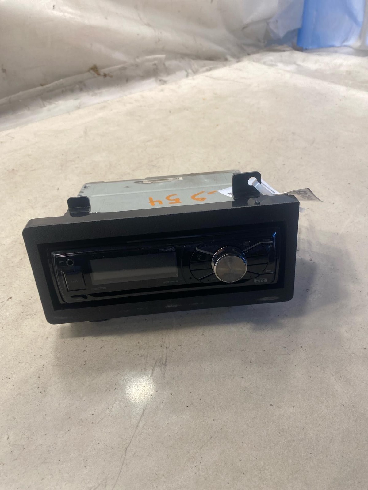 1993 – 1995 JEEP GRAND CHEROKEE Radio Receiver CD player Boss Audio System