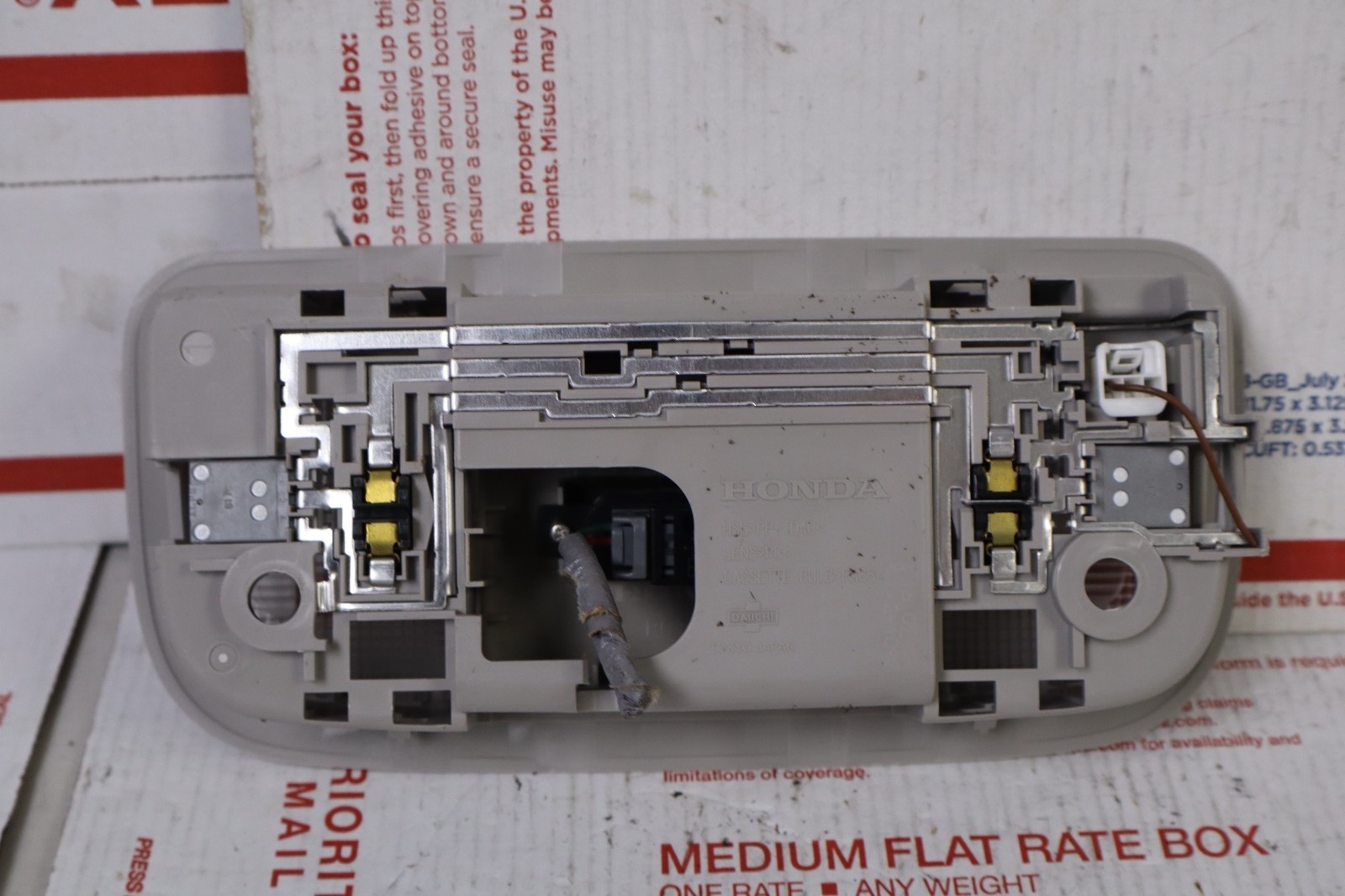 2015 2016 2017 2018 2019 2020 HONDA FIT IOVERHEAD CONSOLE DOMELIGHT
