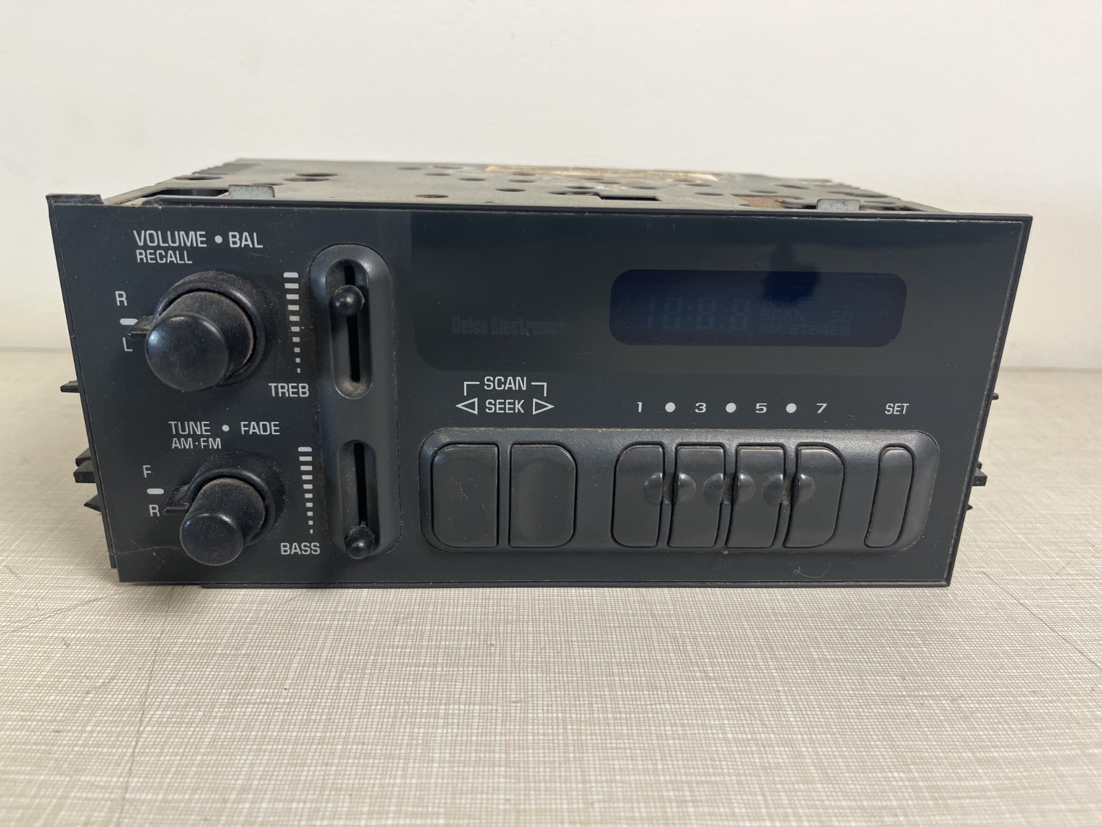Chevy GMC Silverado Sierra Astro Tahoe AM FM Radio Receiver OEM 09367695