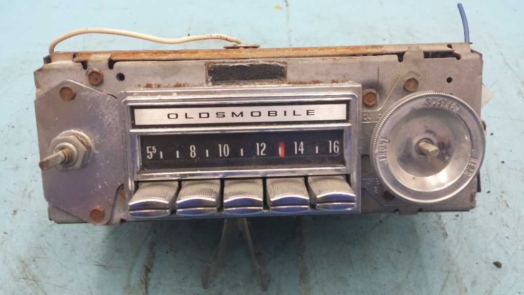 UNTESTED A/M RADIO FOR REBUILD FITS 1972 CUTLASS 996055