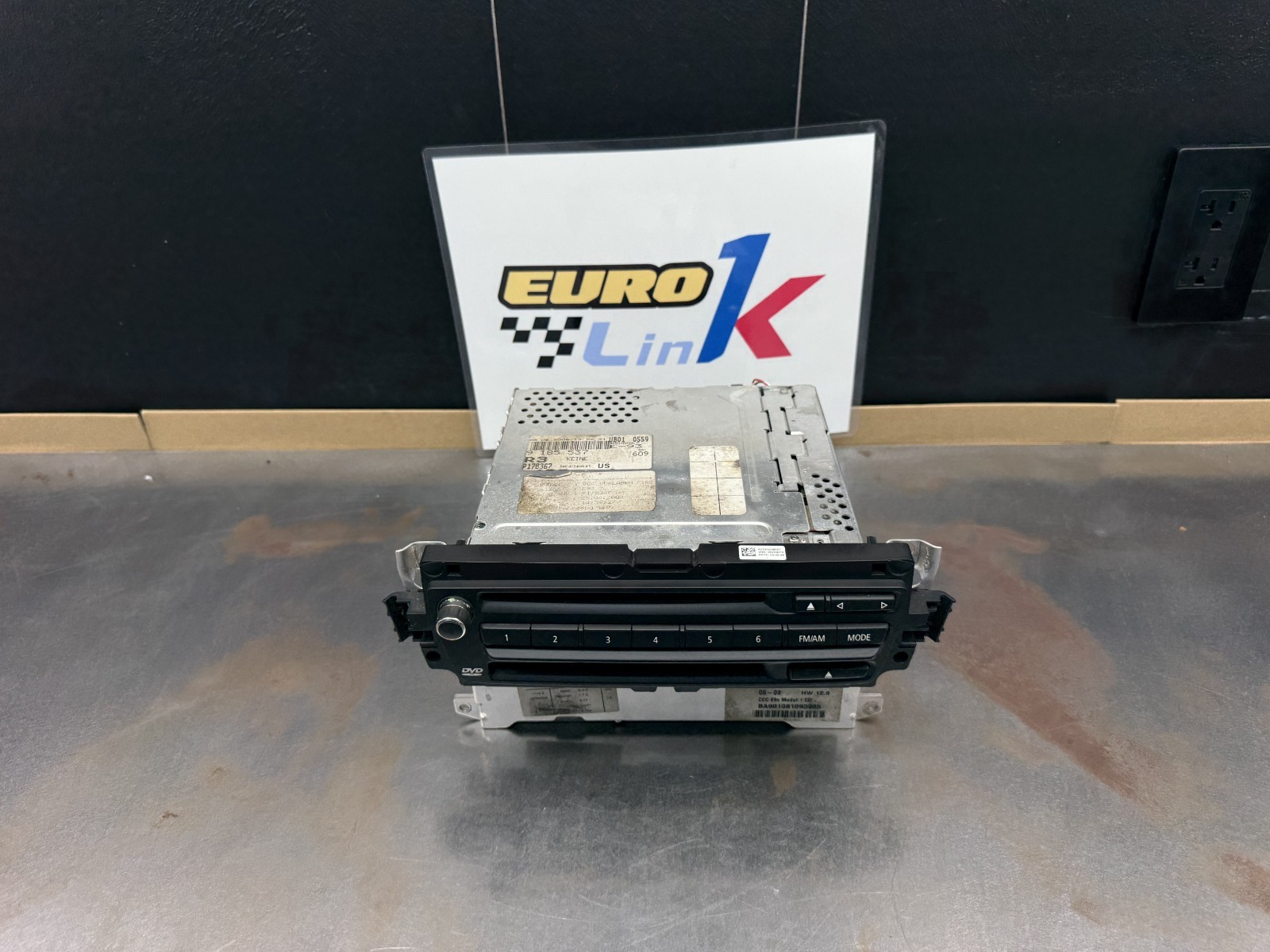06-08 BMW E90 E92 E93 335 M3 CCC Navigation Headunit CD DVD FM Radio Tuner OEM