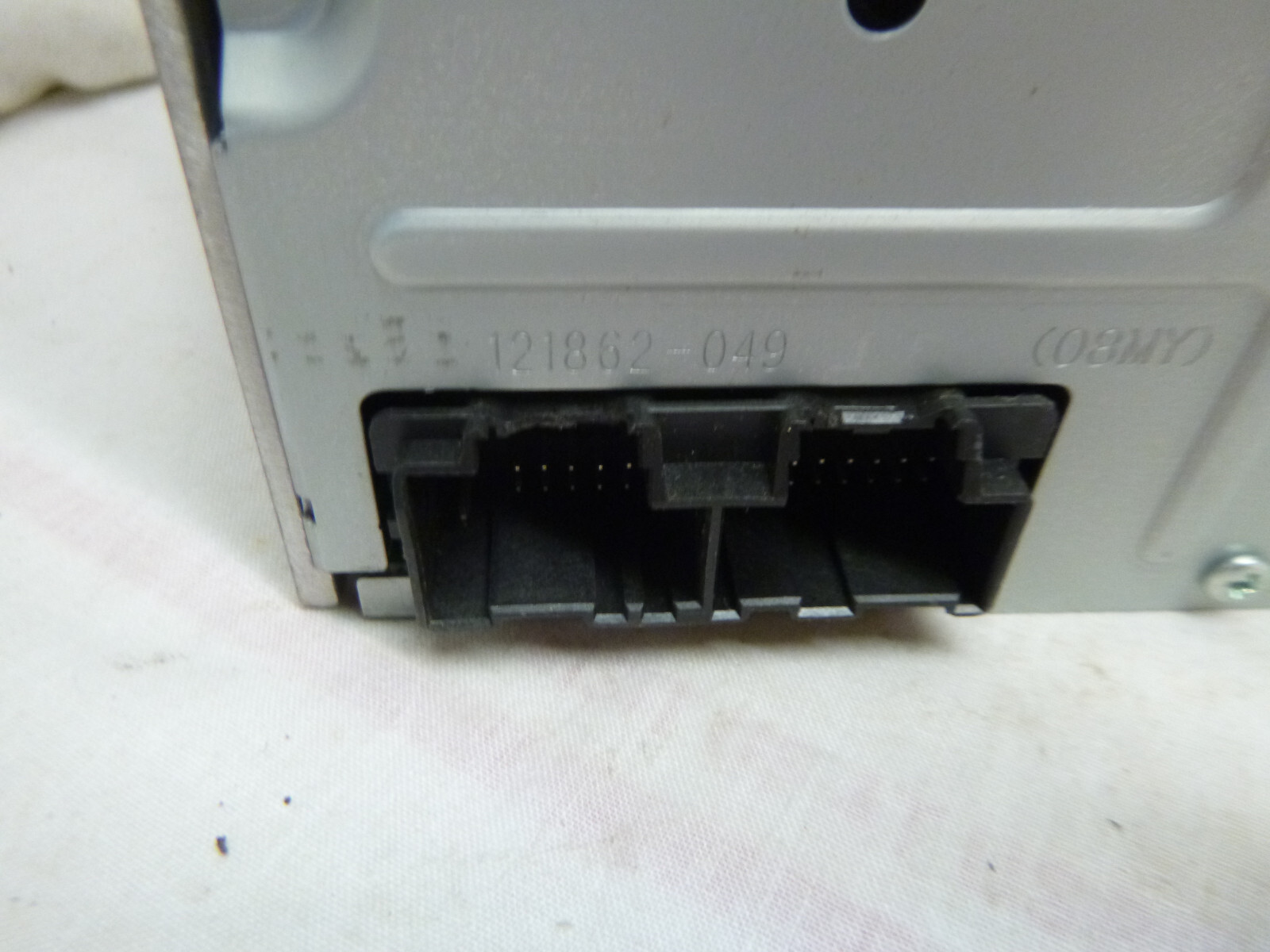 08 09 Saturn VUE AM FM Radio Cd Mp3 Player 25956992 FMD21