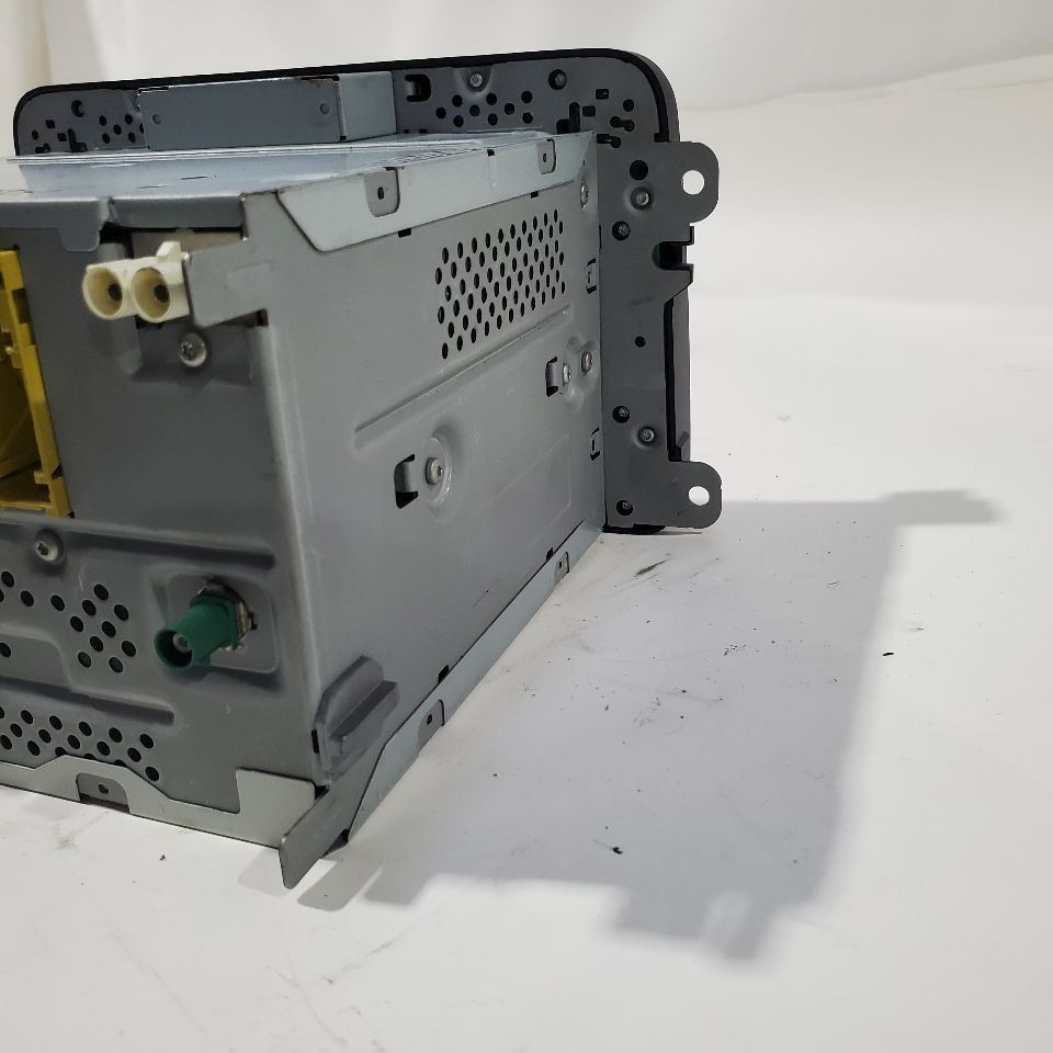 2015 Volkswagen Passat OEM Radio Receiver 1k0035188f