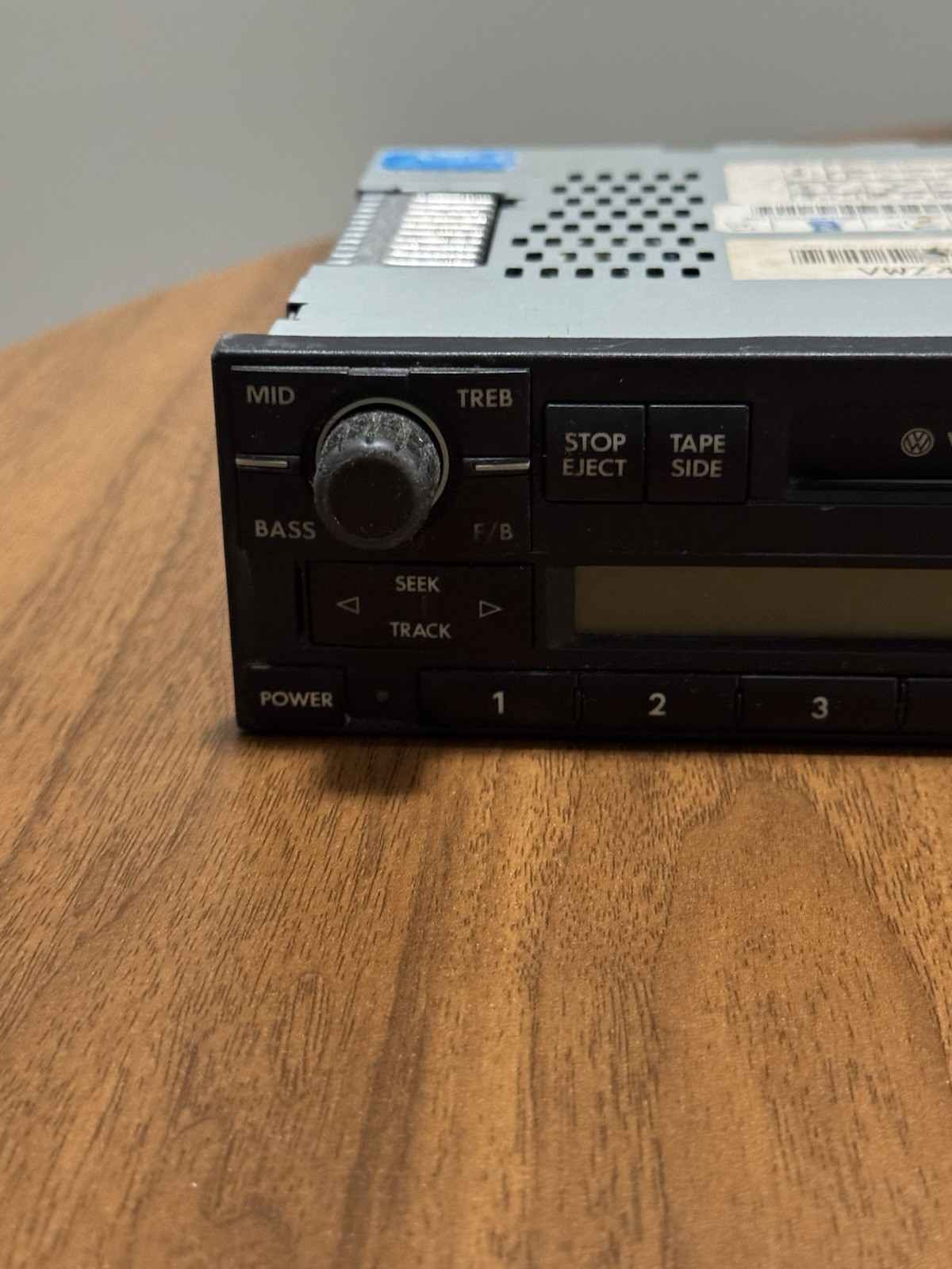 Volkswagen 09351369 VWZ4Z7X5000615 Radio Cassette Player Car Stereo