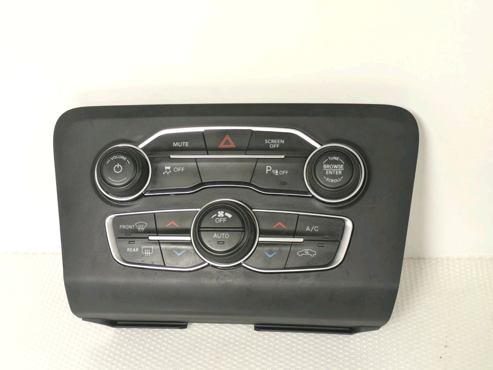 2018 2019 DODGE CHARGER OEM UCONNECT 4C 8.4″ RADIO KIT