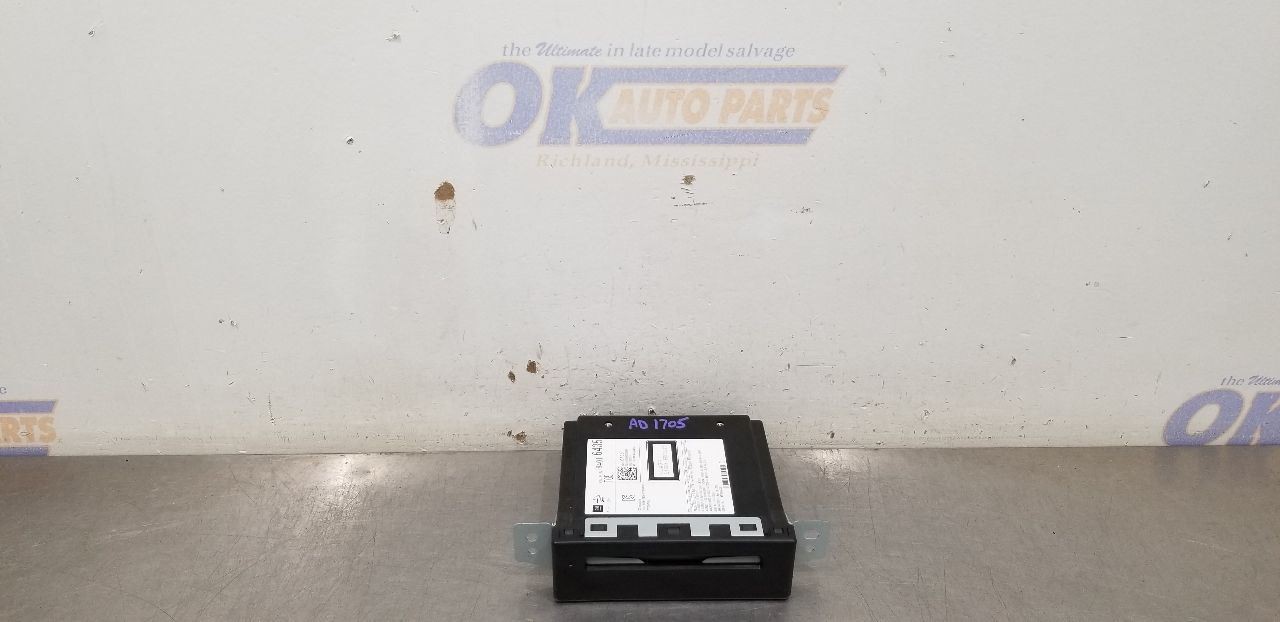 17 CADILLAC ESCALADE ESV RADIO AUDIO DISC PLAYER 84016435