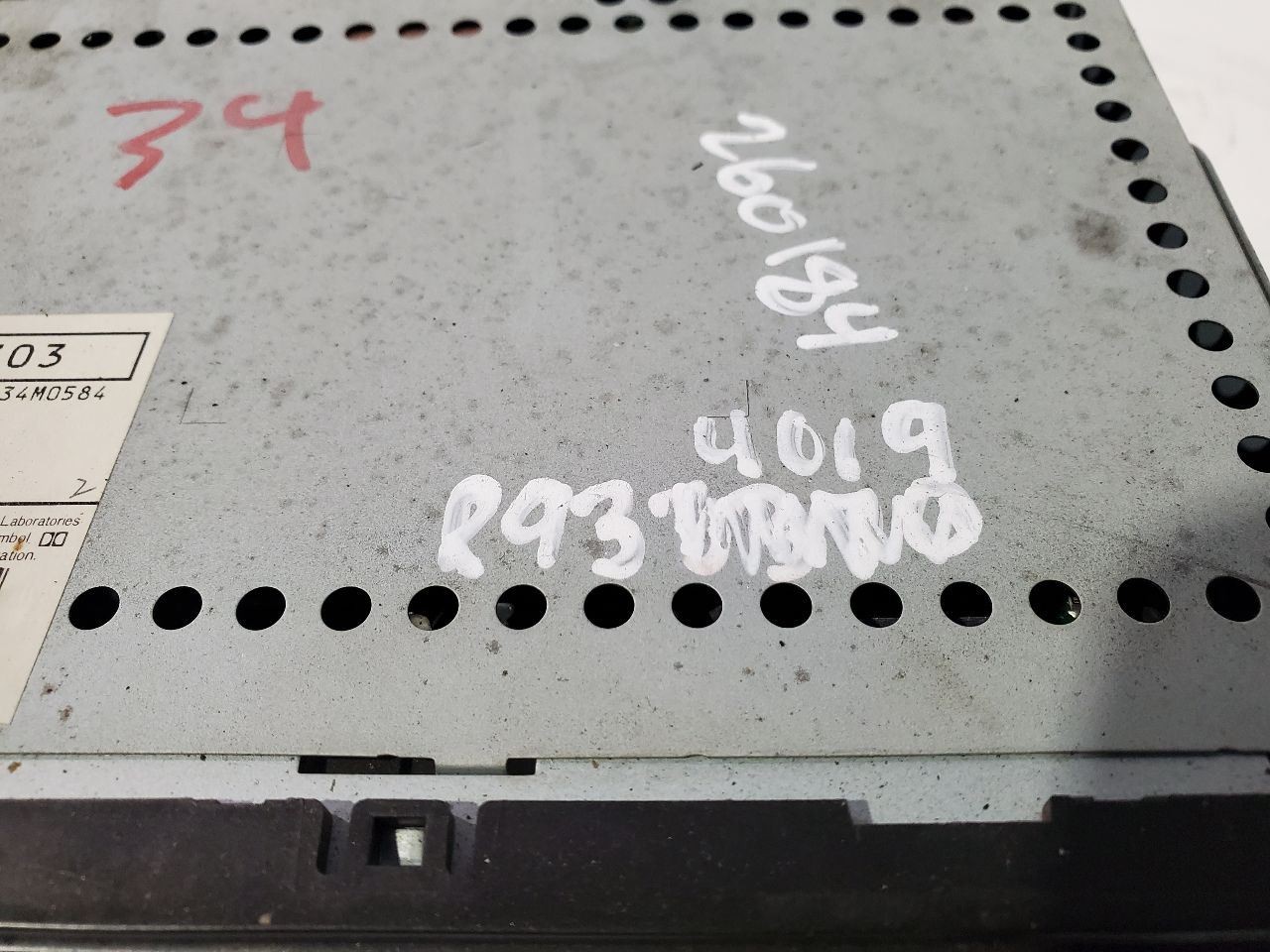 1993 1996 Mitsubishi 300GT OEM Radio Audio Receiver MB942703