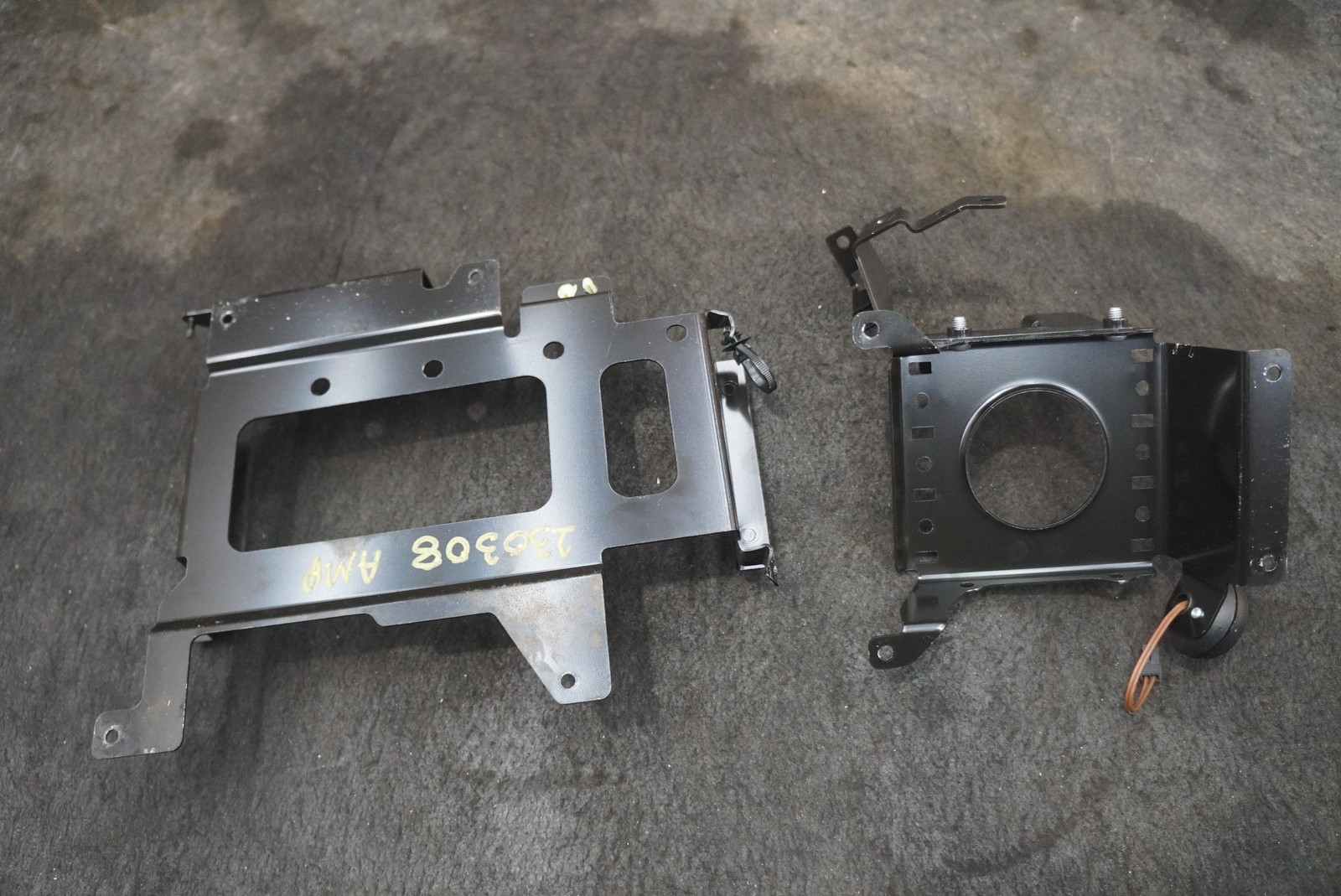 Radio Amplifier Mount Bracket Frame Support 13M1550CP OEM McLaren 570S 2019