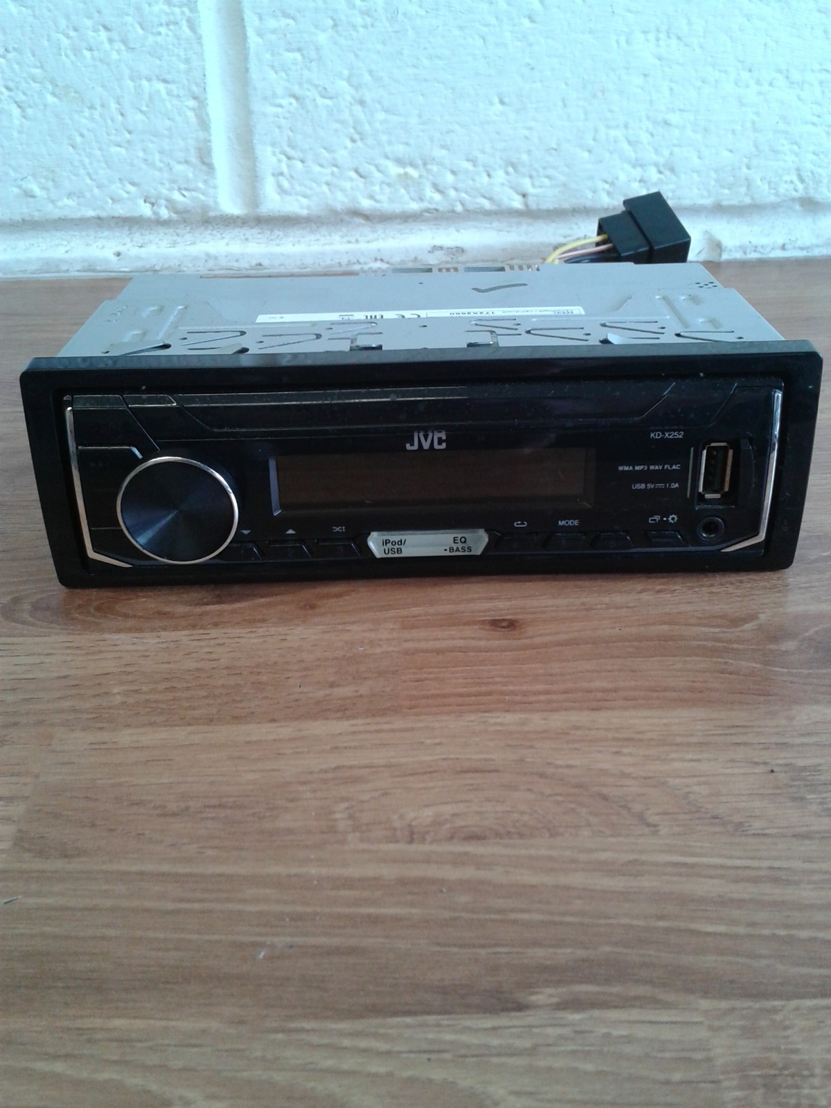 JVC KD-X252 MECHLESS CAR RADIO STEREO PLAYER AUX USB MP3