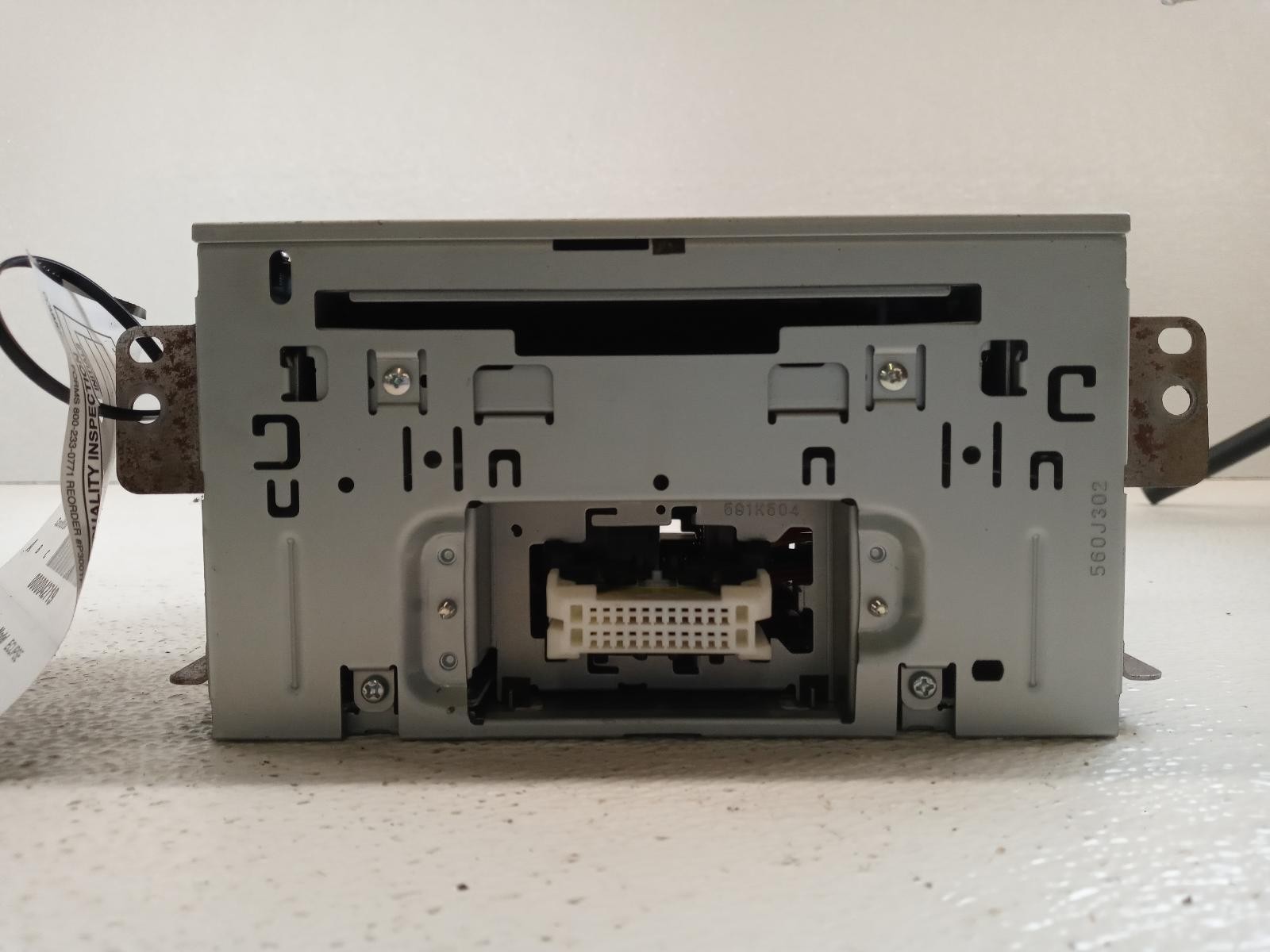 06-12 Mitsubishi Eclipse Radio Receiver AM-FM-CD **May Need Programming**