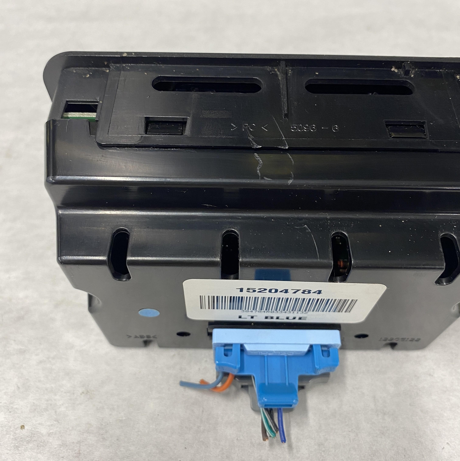 2003-2006 GMC Yukon XL 1500 Rear Audio Control Panel OEM
