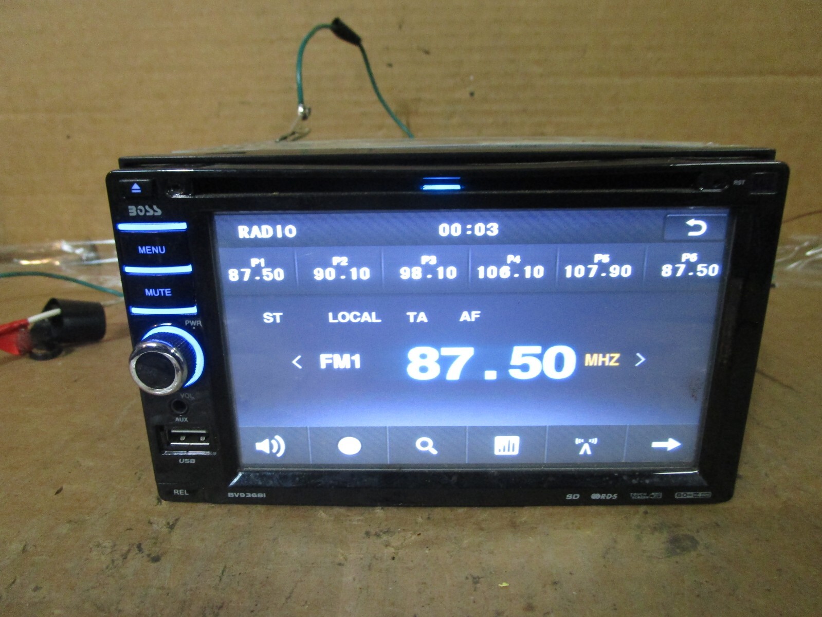 Boss Aftermarket Radio Stereo CD Player Receiver Audio Sound Equipment bv9368I