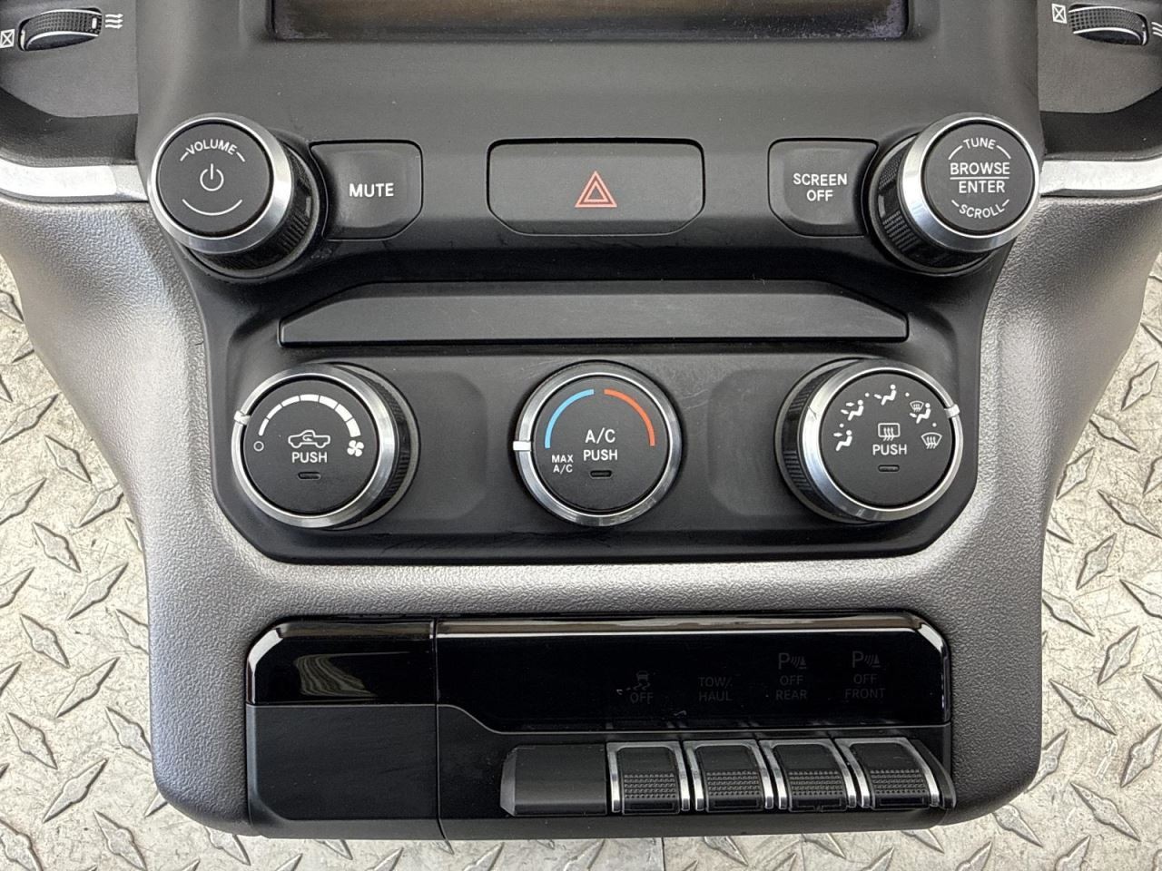Audio Equipment Radio New Style 6 Lug Wheel Fits 19-20 DODGE 1500 PICKUP 615588