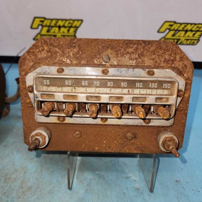 PARTS DONOR RADIO W/SPEAKER Fits 1939 OLDSMOBILE 1244040
