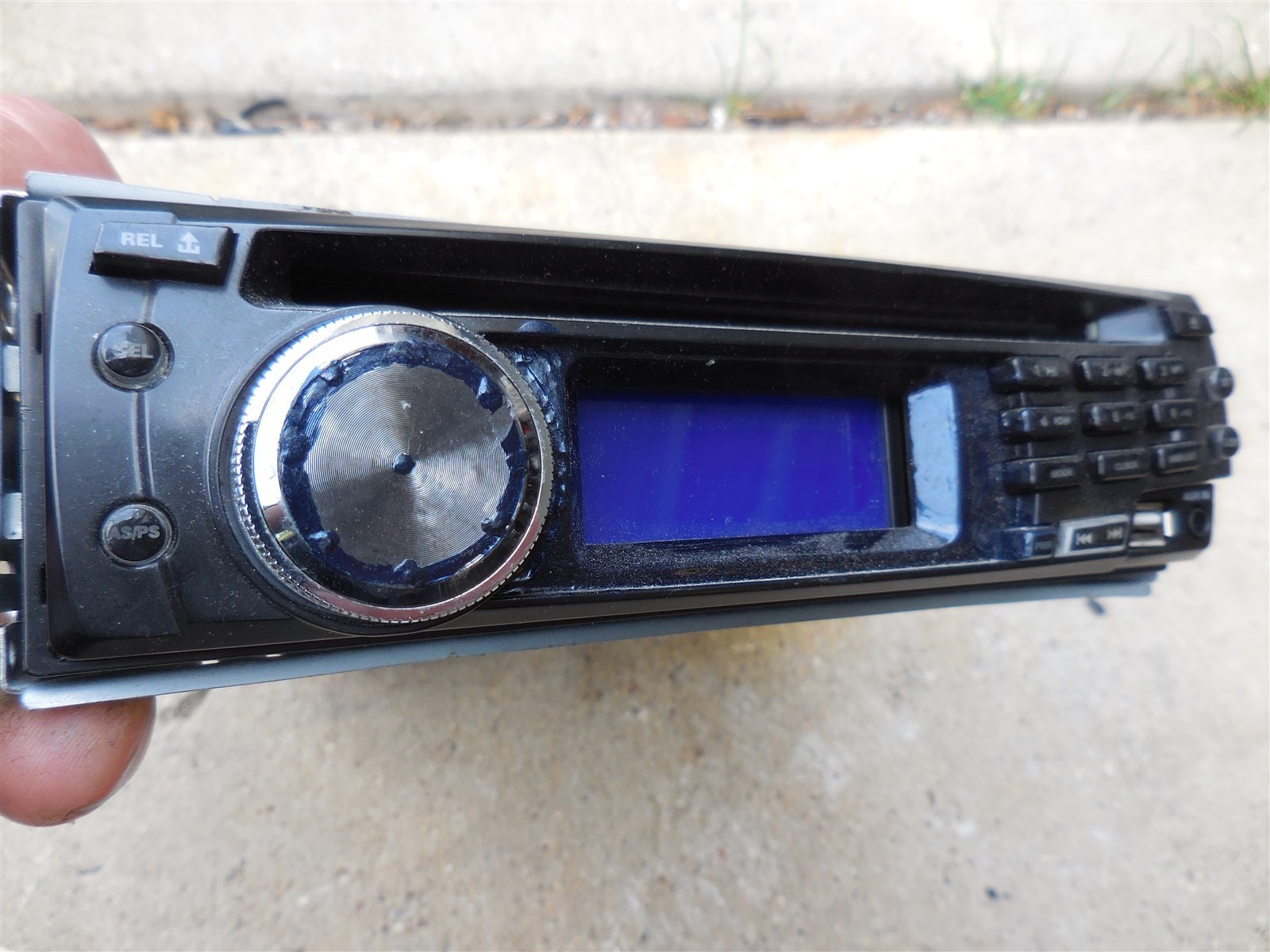 Honda BOSS MP3 COMPATIBLE IN DASH AM/FM CD RECEIVER FOR REPAIR OR PARTS