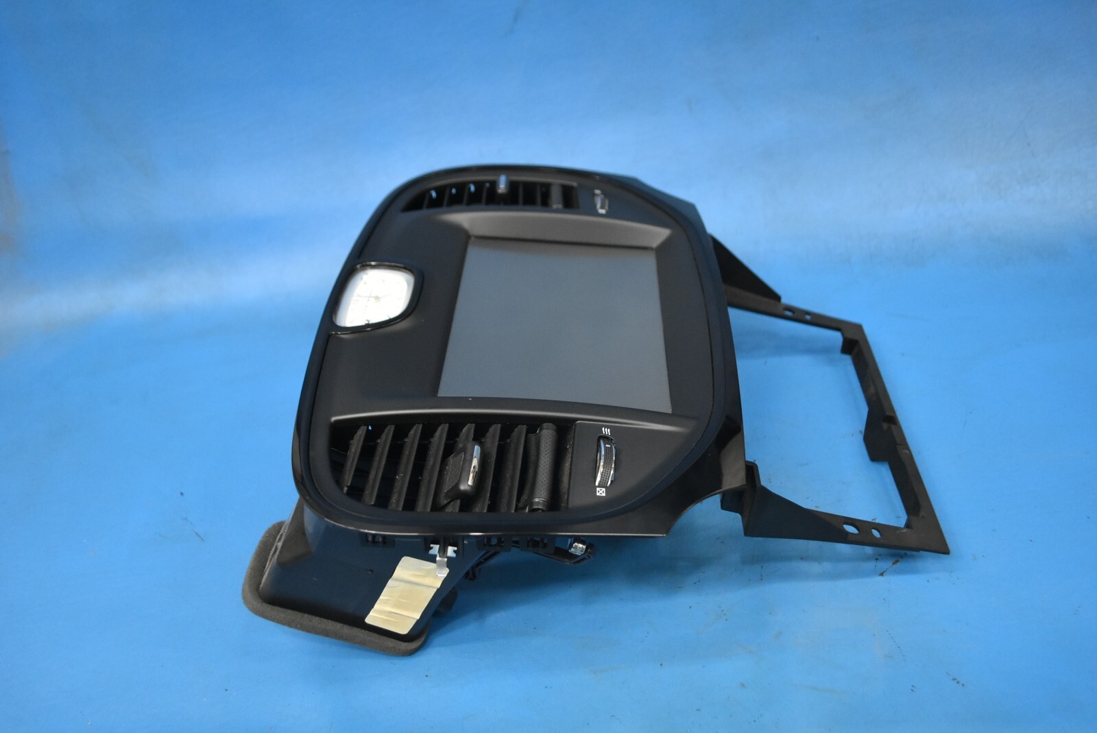 2011-2014 CHRYSLER 300 CHARGER 8.4″ DISPLAY SCREEN WITH TRIM ICN OEM 68105156AD