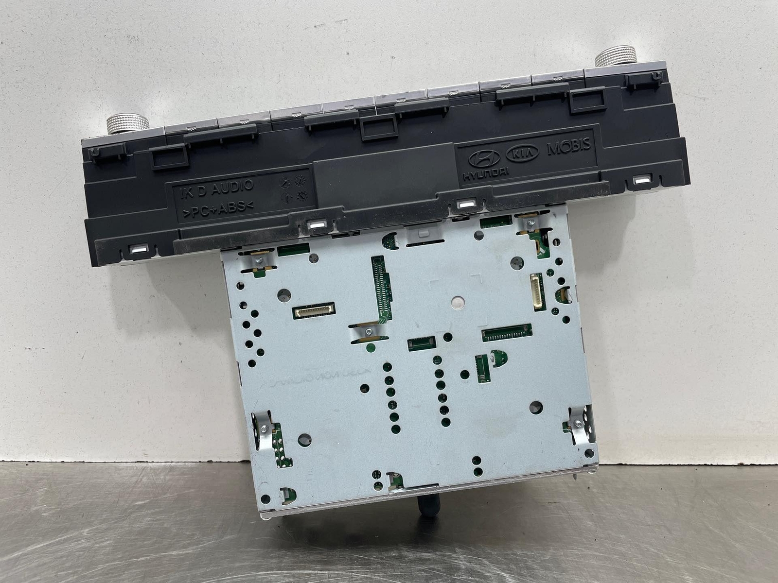 2019 Genesis G70 OEM AM/FM Radio Receiver Navigation Unit 96160-G9140VCA 20 21