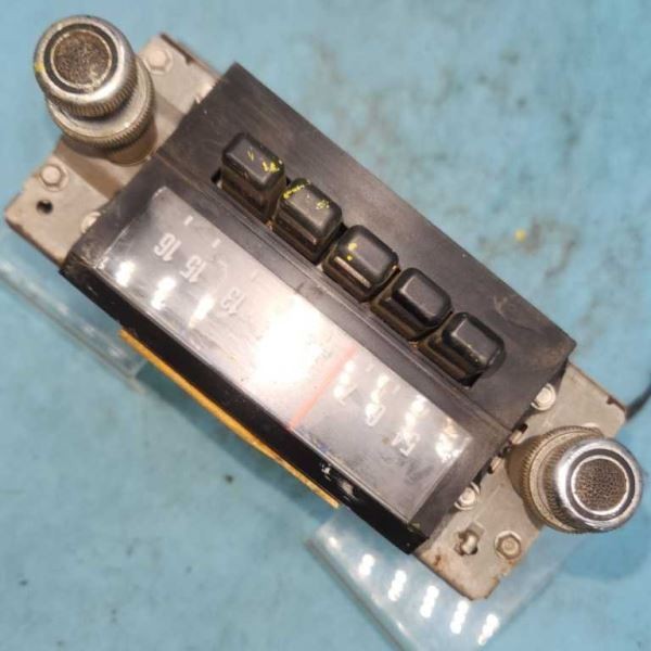 AM Radio “D30A-18806” Fits 1973 GRAN TORINO “UNTESTED” 11420