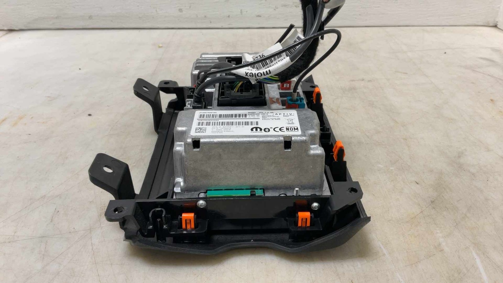 Jeep Wrangler JL OEM 7 in Touchscreen Radio w Trim Panel 68575691 2023 150754