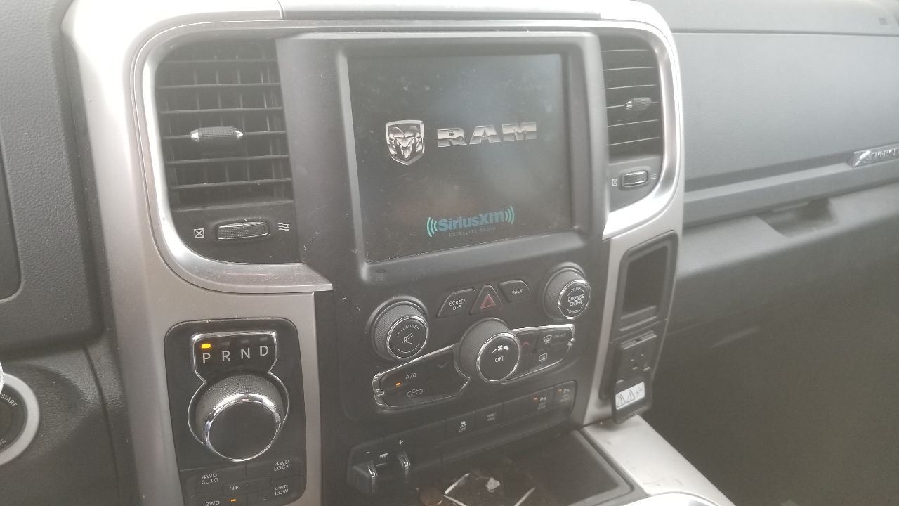 16 DODGE RAM 1500 BIG HORN RADIO AUDIO DISPLAY 8.4″ SCREEN