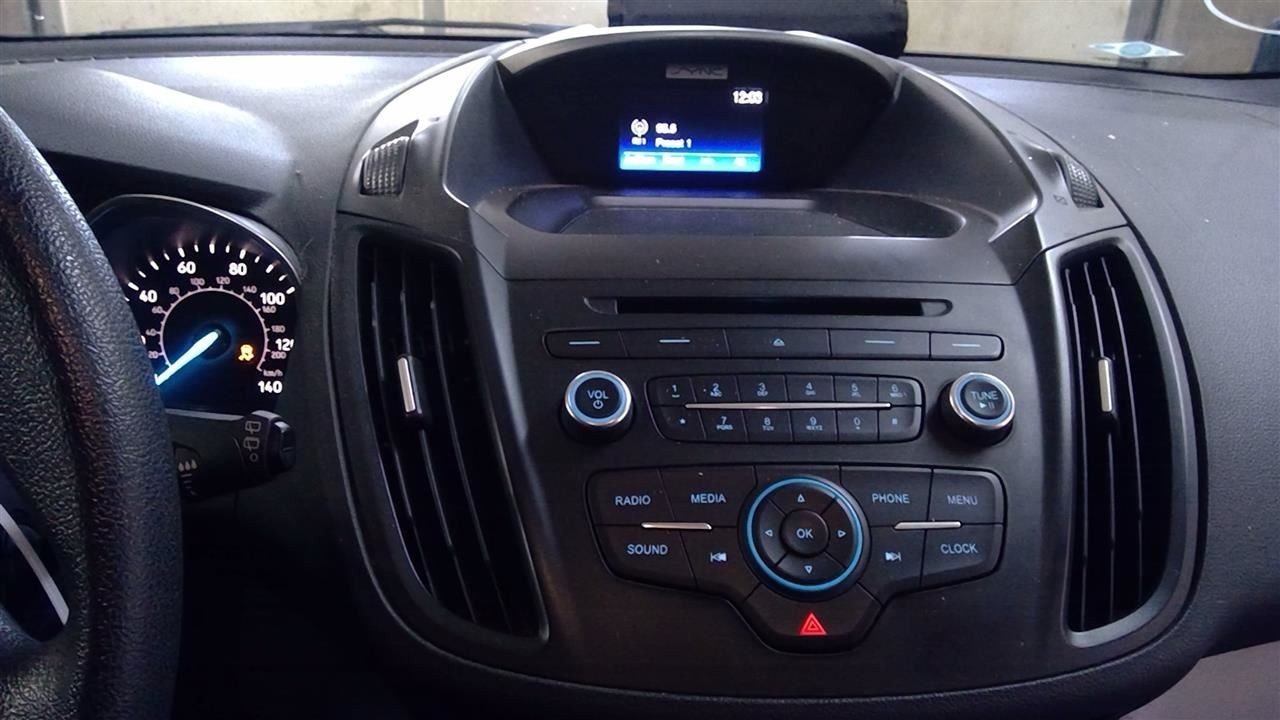 Audio Equipment Radio Receiver AM-FM-CD-MP3 Fits 15-19 ESCAPE 12356896
