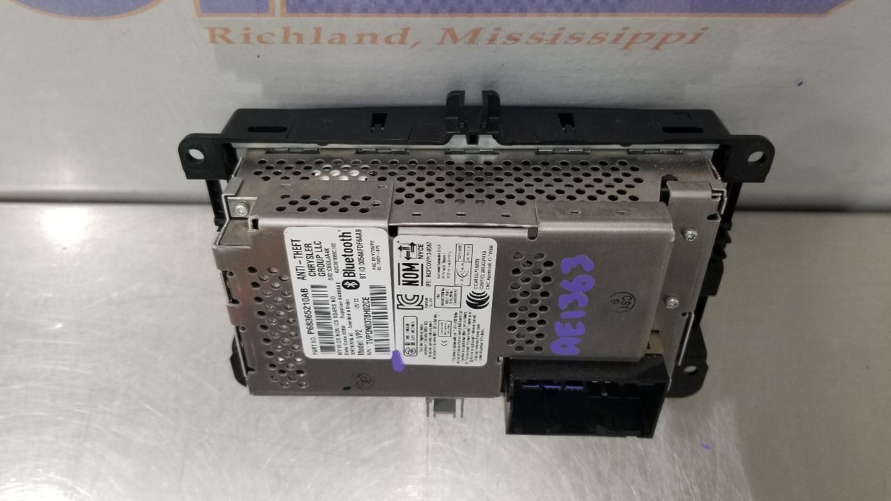 18 DODGE RAM 2500 6.4L RADIO AUDIO 5″ DISPLAY AND CONTROL PANEL