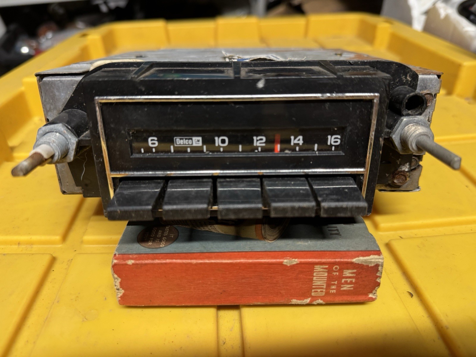 78-82 GM CHEVY AC DELCO AM RADIO Stereo PUSHBUTTON UNTESTED OEM