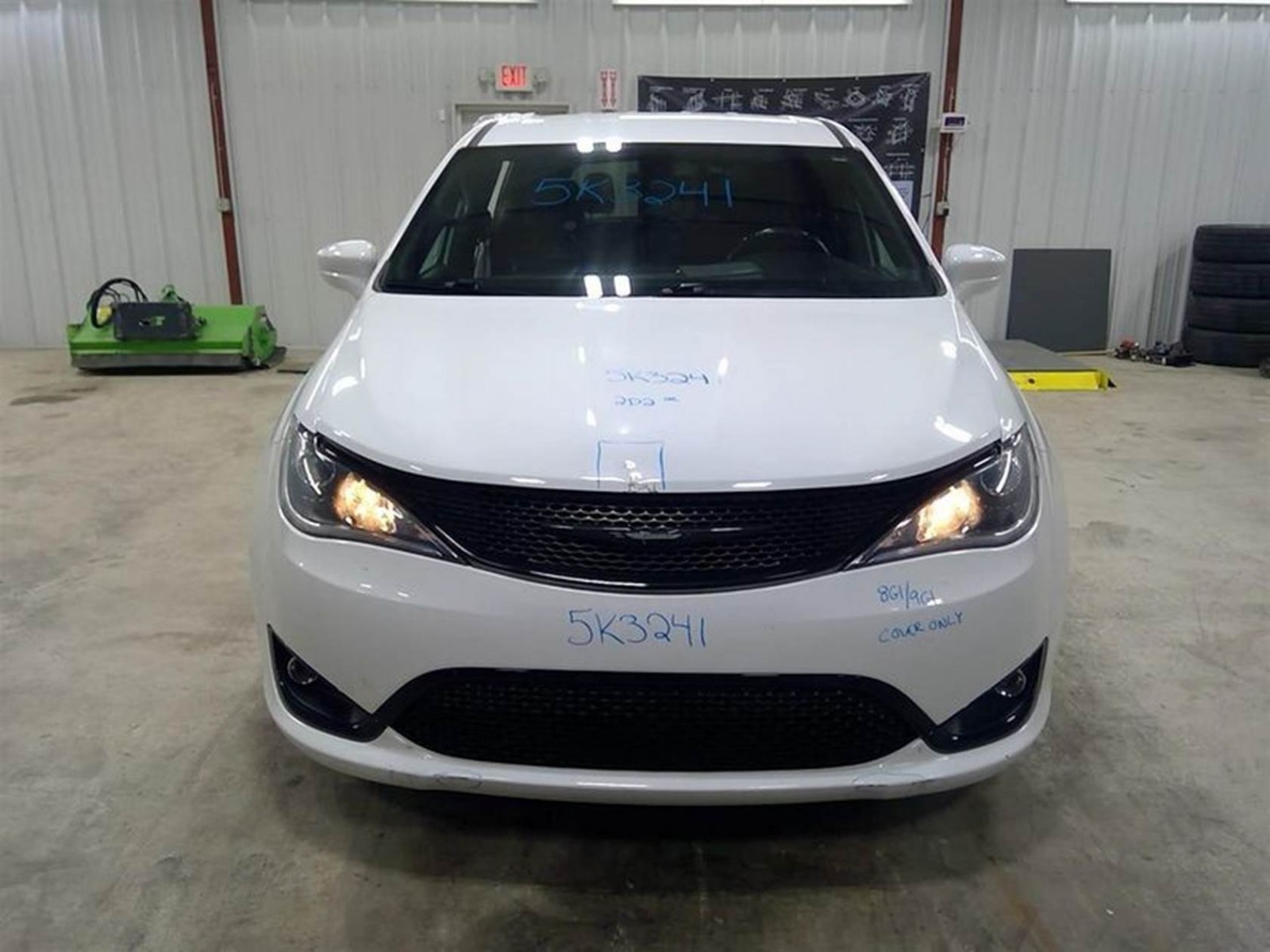 2018-2020 Chrysler Pacifica Radio Information Display Screen Panel 68316174AB