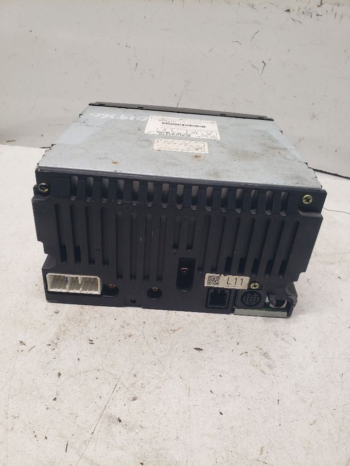 2004-2006 Subaru Forester Radio Receiver AM FM6 CD OEM 1471984