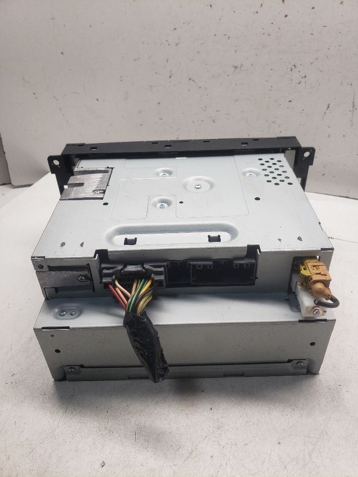 2008-2011 Dodge Dakota Radio AM FM6 Disc Cd-dvd Changer OEM 1427982
