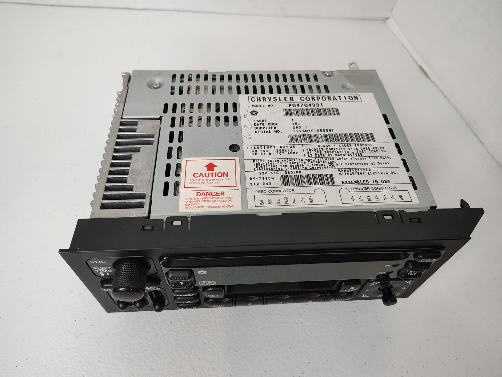 Genuine OEM Chrysler Jeep Dodge AM/FM Radio Cassette Player P04704331
