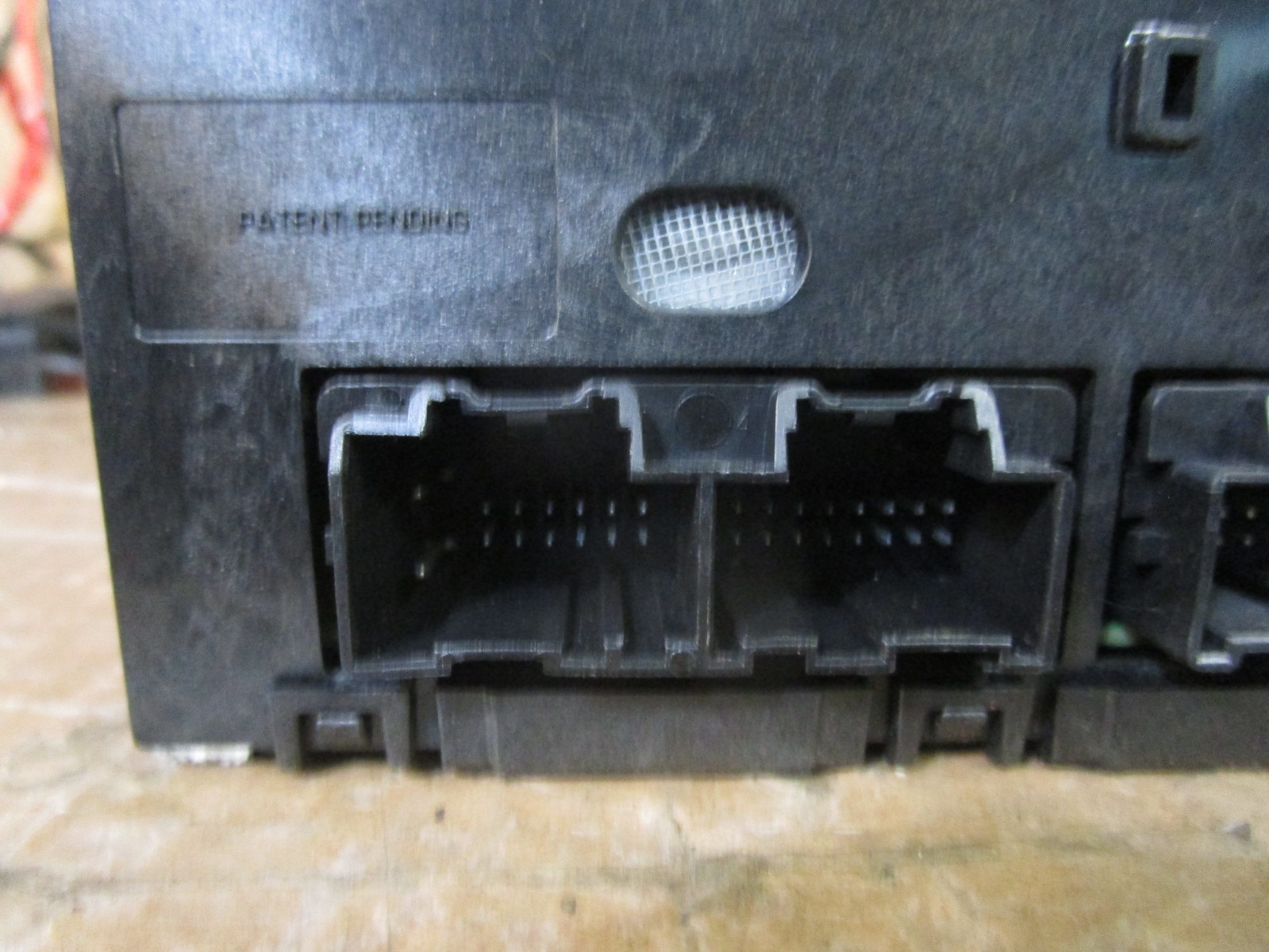 13 14 GMC Acadia Radio Stereo CD Player Receiver Display Screen 23193681