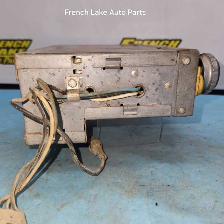 UNTESTED AM Radio “8990706 04MA” Fits 1960 RAMBLER 1239080