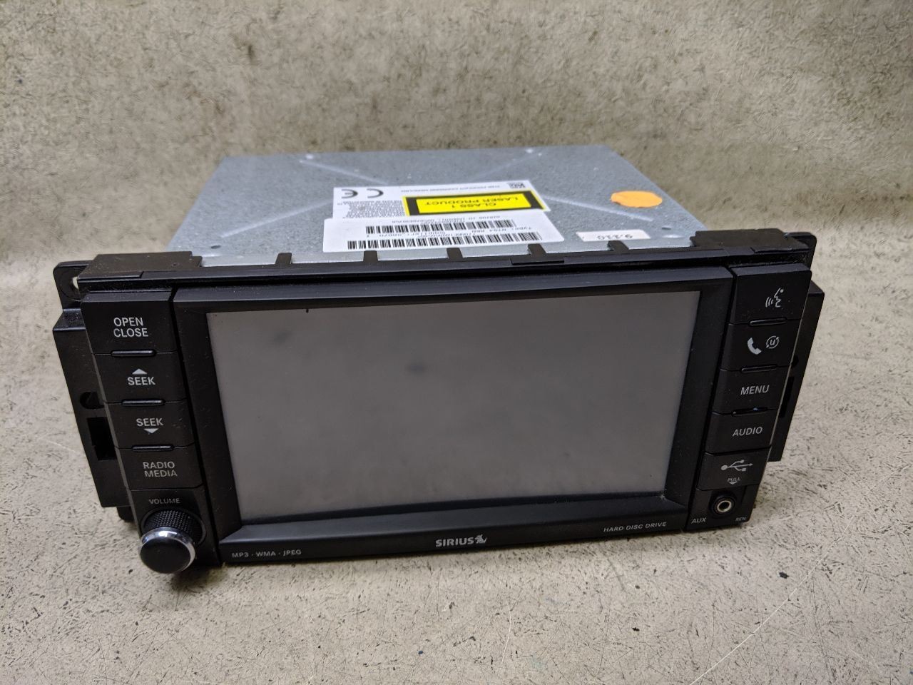 Stereo Radio REN AM FM CD AUX SIRIUS Fits 2010 CHRYSLER 300 eab1g-204591