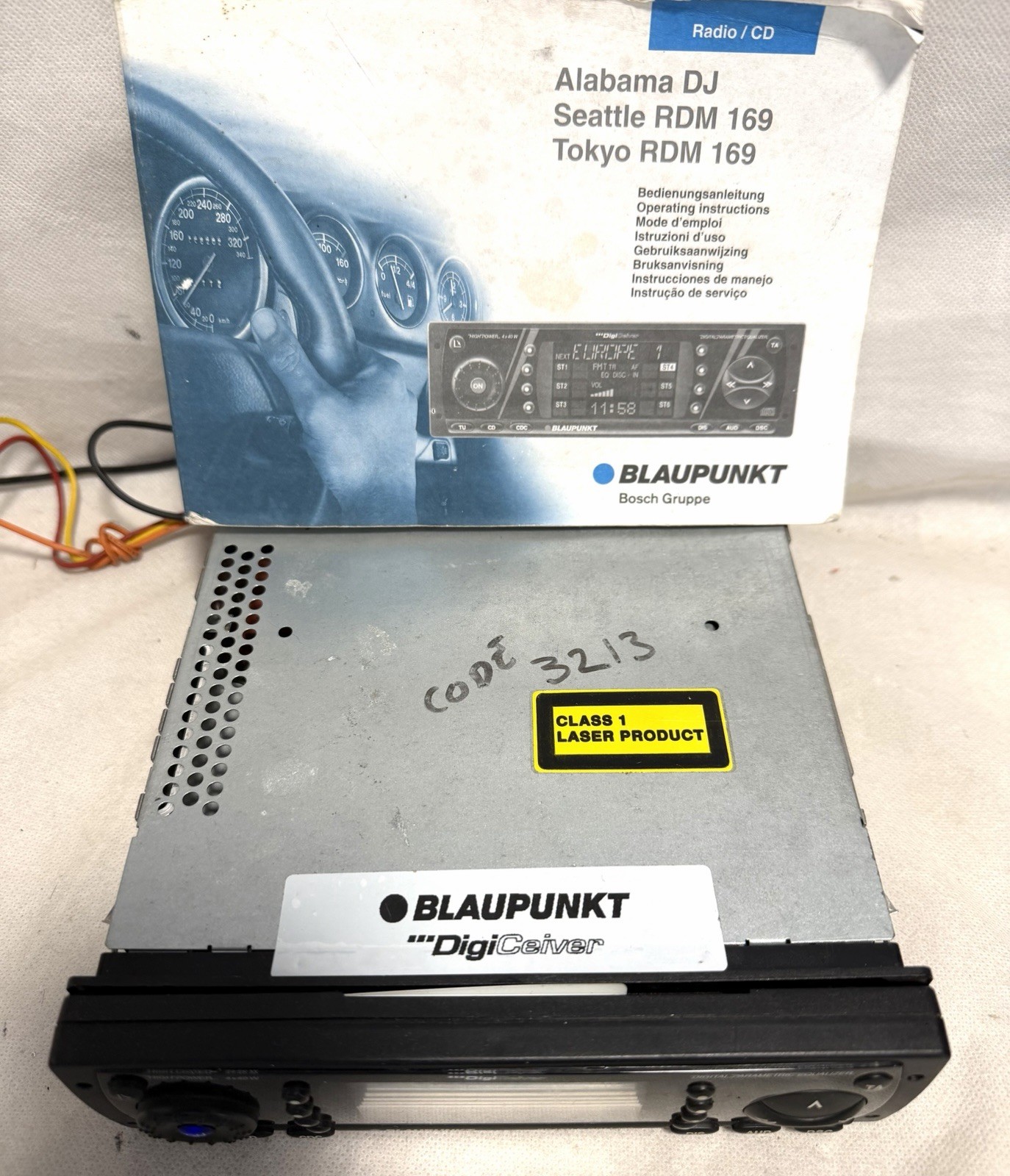 BLAUPUNKT SEATTLE RDM 169 DIGICEIVER HIGH POWER W/ CODE & KEY CARD USER MANUAL