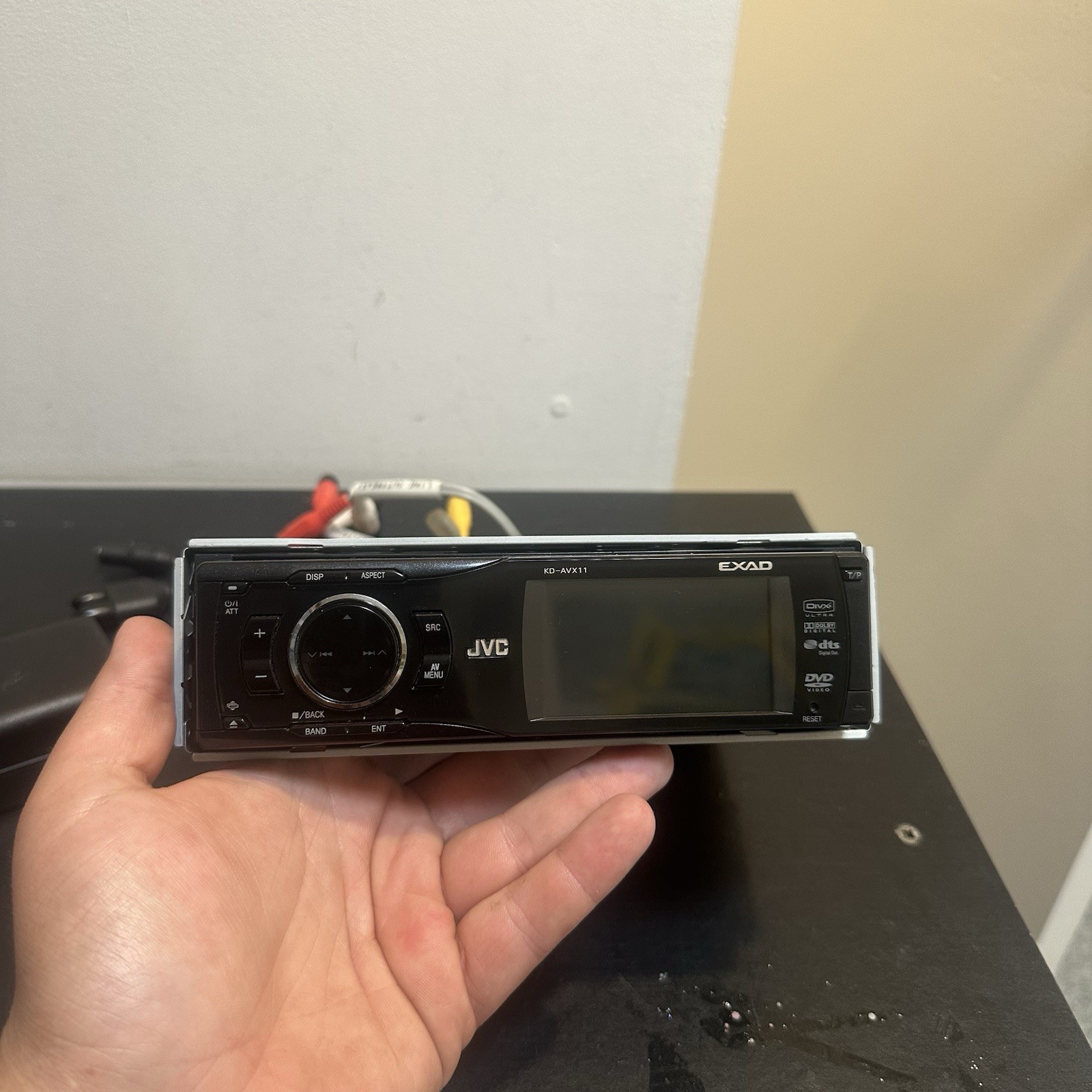 JVC KD-AVX11 DVD/CD Car Stereo Built-In 2.7″ Widescreen Monitor Untested