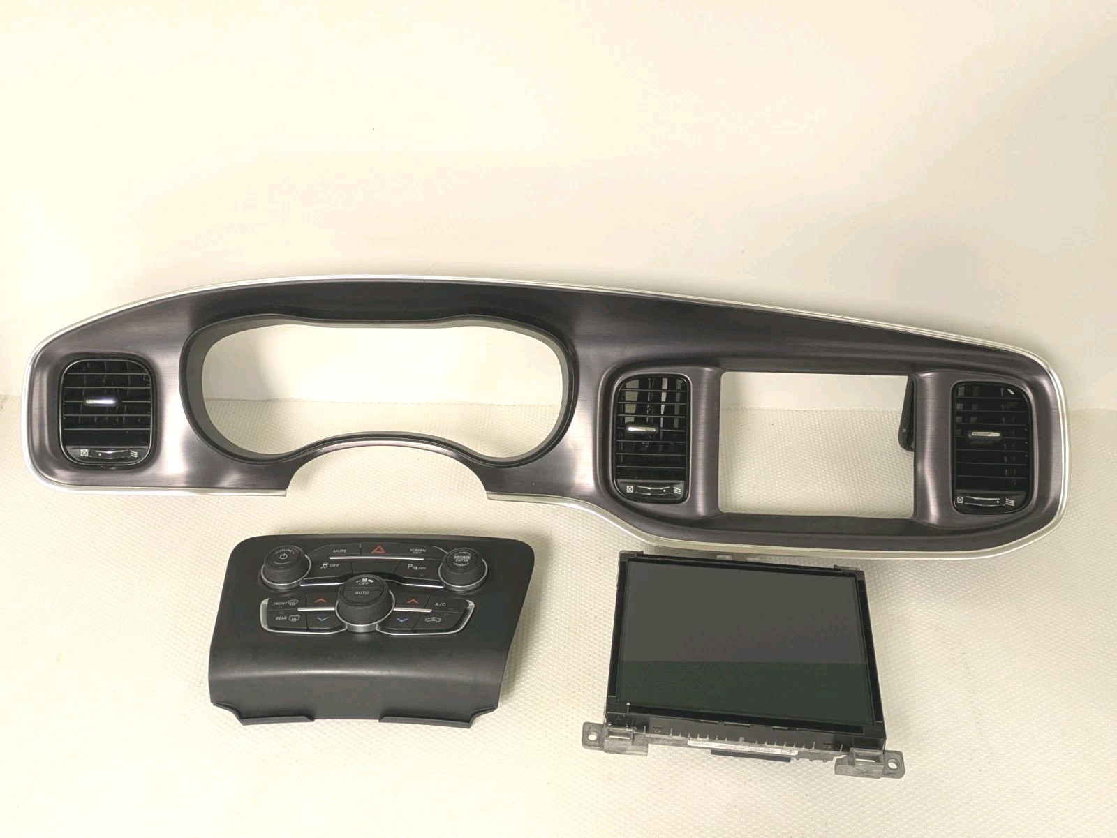 2018 2019 DODGE CHARGER OEM UCONNECT 4C 8.4″ RADIO KIT