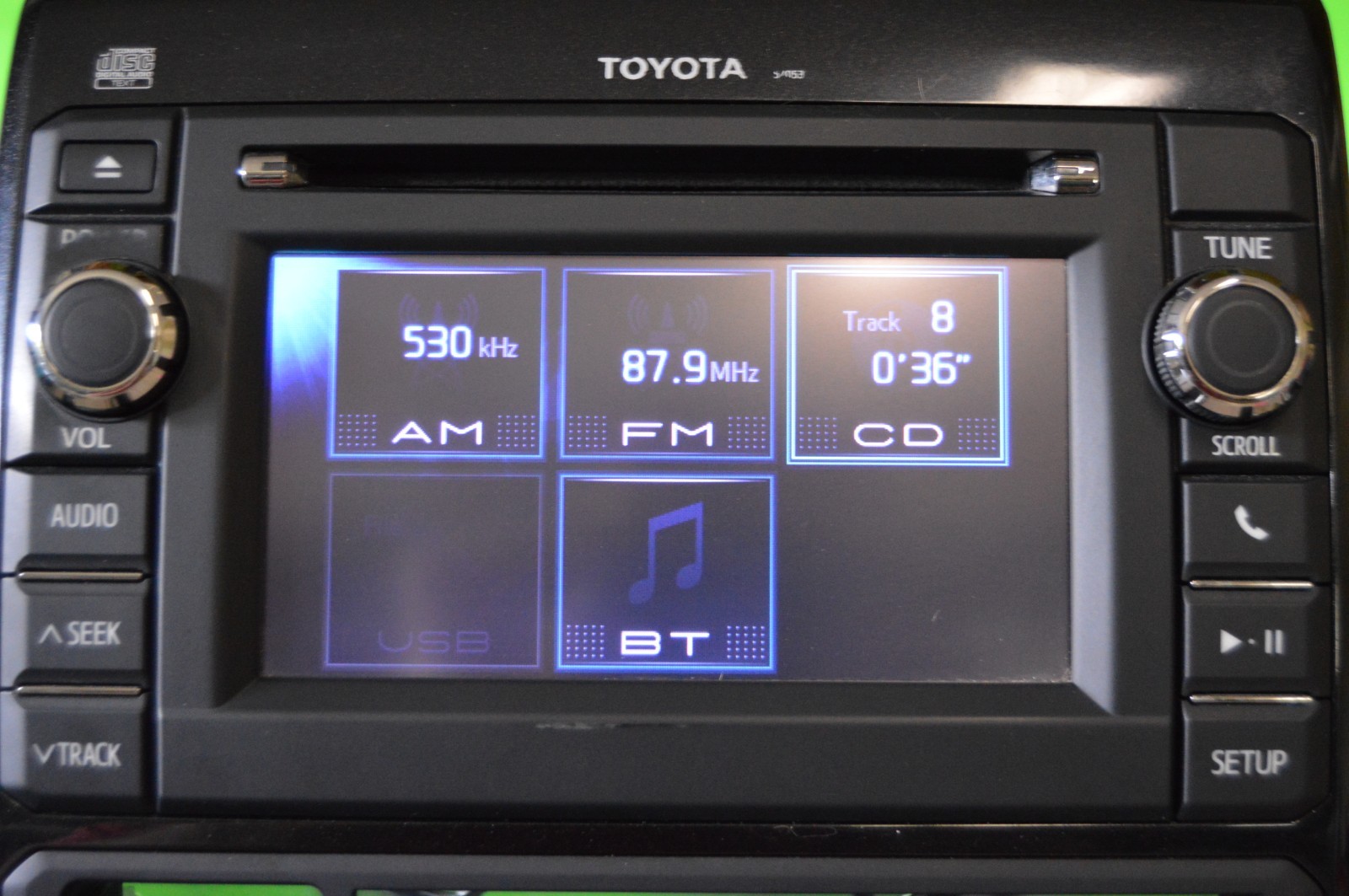 12 13 Toyota Tacoma OEM 57053 touchscreen Bluetooth CD player radio 86140-04080