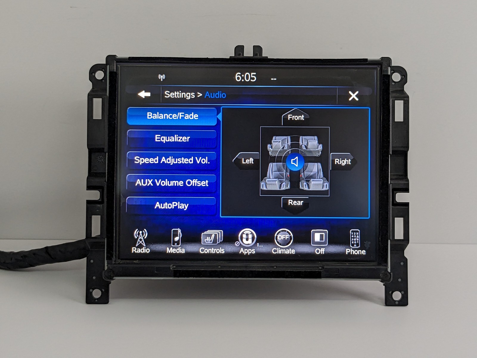 15-17 Chrysler 200 VP3 NA 8.4″ Touch Screen Multi Media AM FM Radio WITH CODE