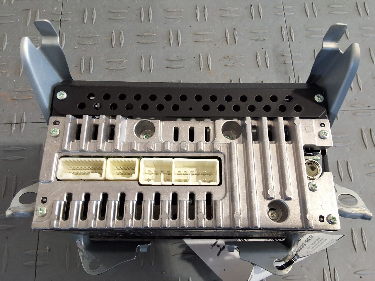 2005-2006 Toyota CAMRY Radio Receiver w/o Navigation Fujitsu Ten Mfr. ID 16860