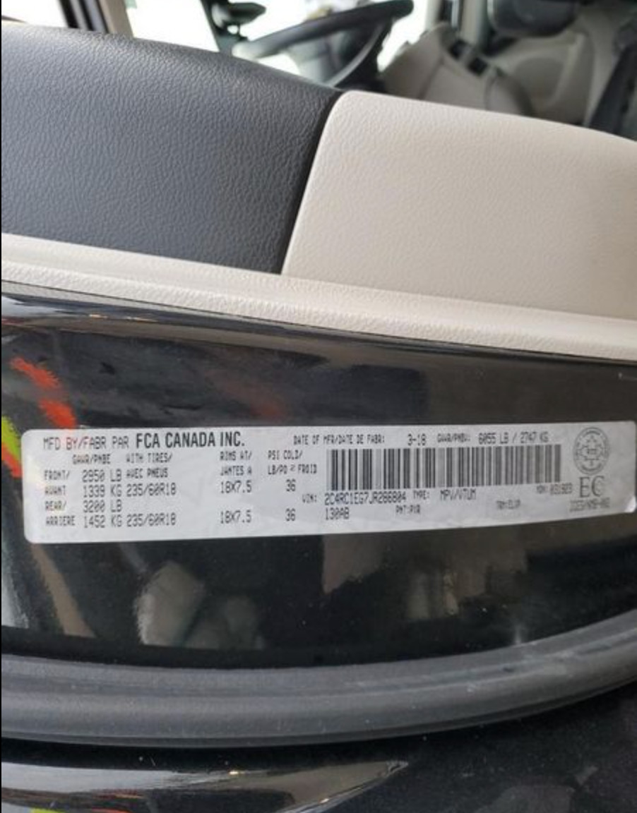 68316174AC 2018 CHRYSLER PACIFICA DISPLAY SCREEN RADIO RECIEVER OEM