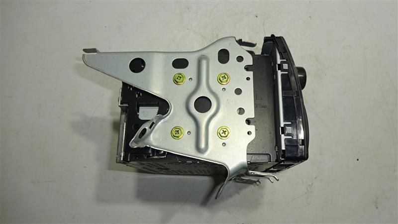 RADIO NO NAVIGATION FACE ID 16860 FITS 05-06 CAMRY 613401
