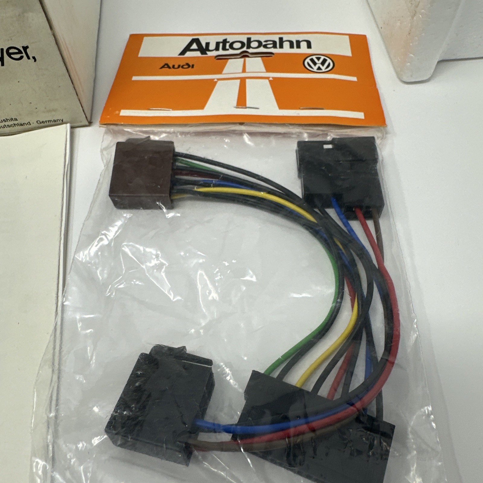 Volkswagen Duluxe Audio Factory Head Unit Cassette Player 90’s (357 035 152E)